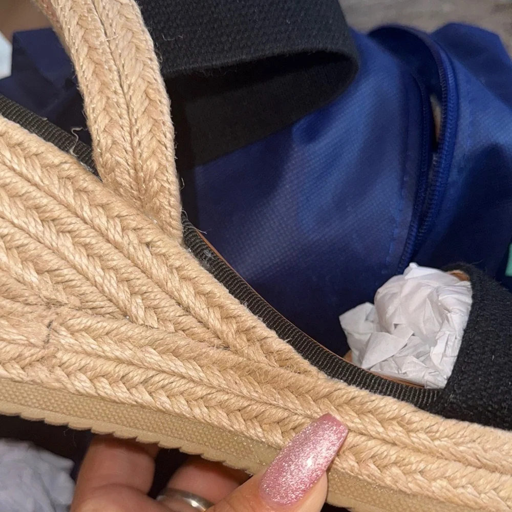 MIA Leou‎ Wedge